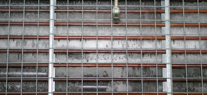 Рис. 3. Образование льда на испарителе охлаждающей установки